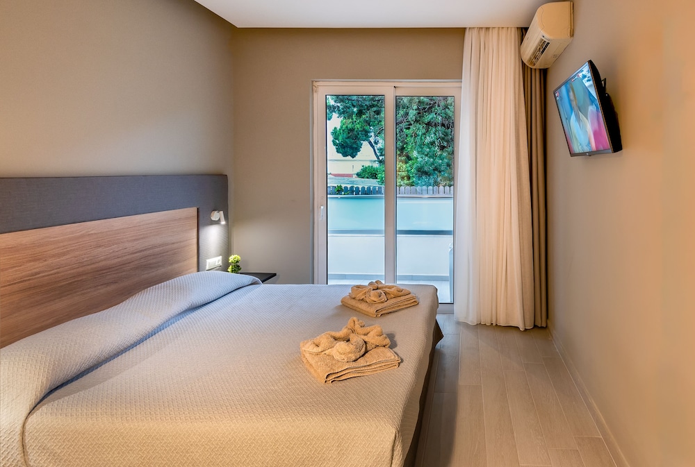 1 BEDROOM, JUNIOR SUITE, GROUND FLOOR