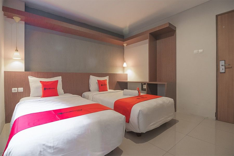 Reddoorz, Deluxe, Twin Beds