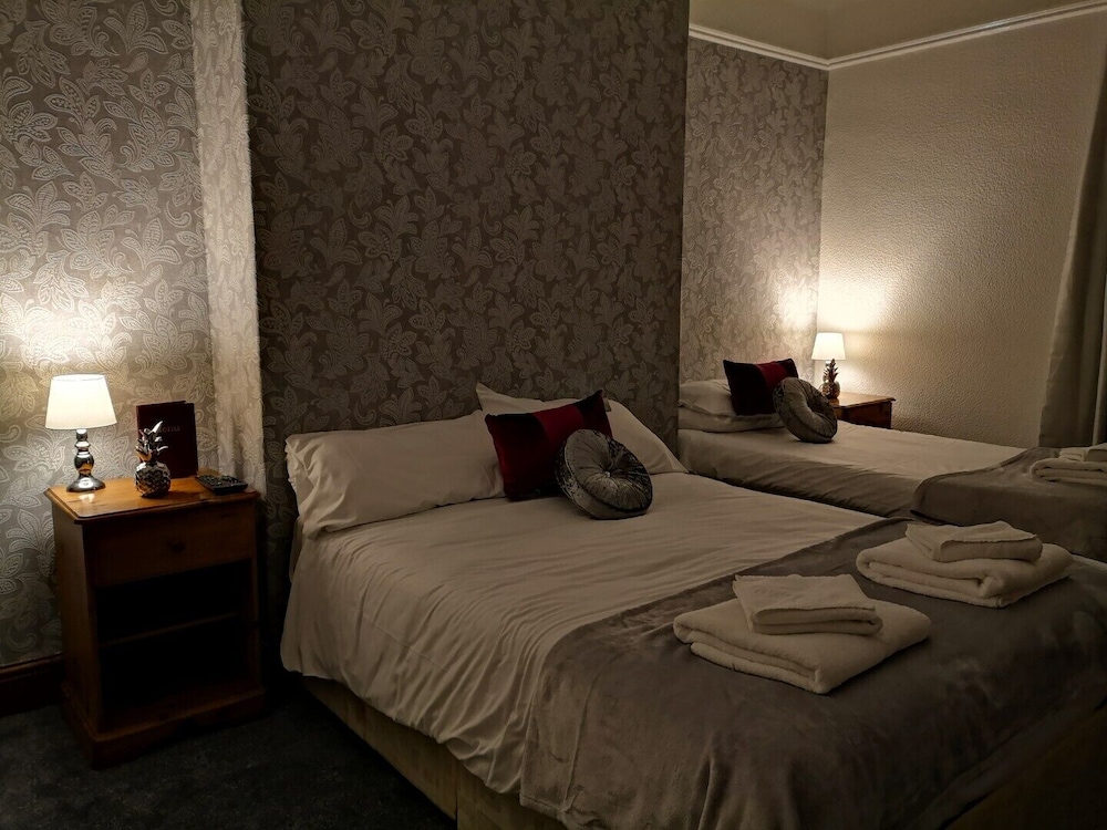 Ambrose Hotel 7/50