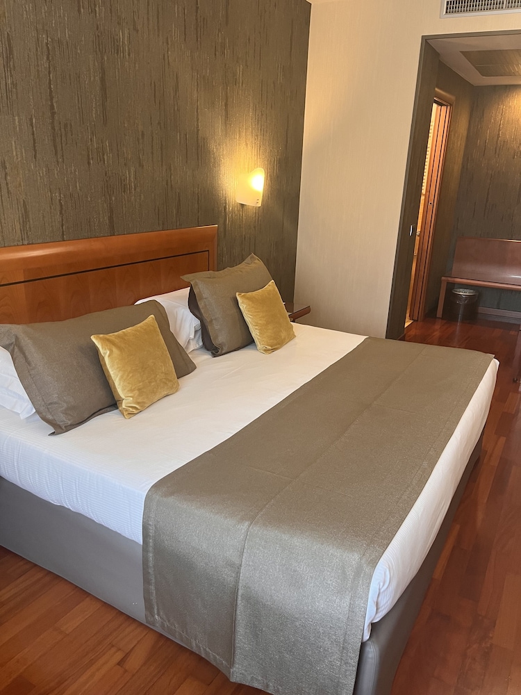 CLASSIC, DOUBLE OR TWIN BED