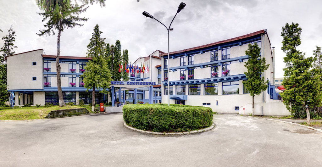 Continental Hotel 2/5