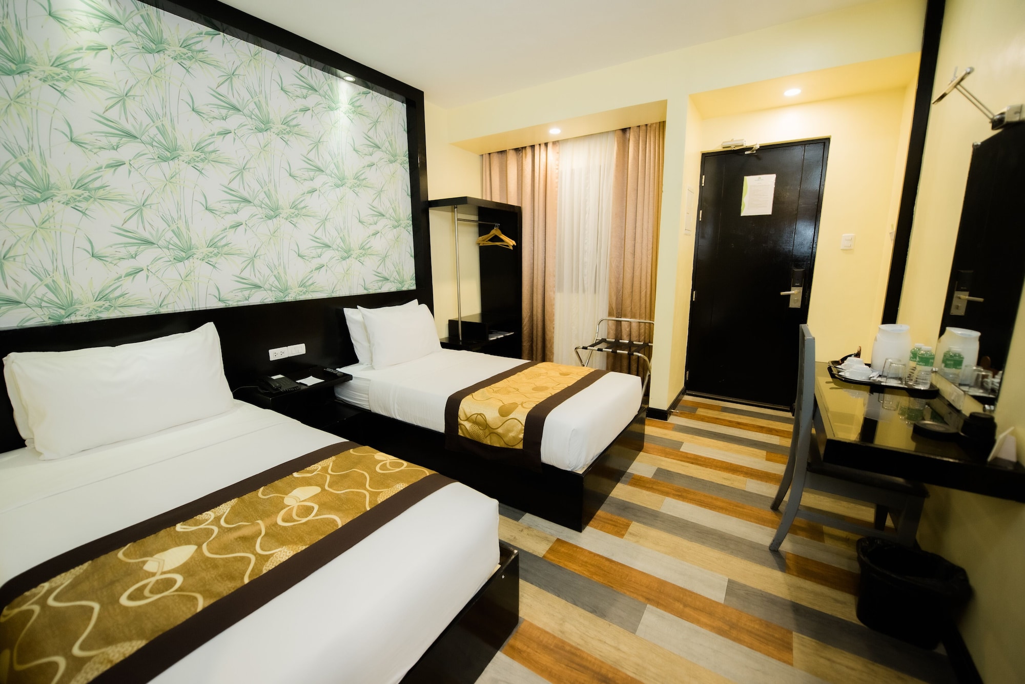 STANDARD, TWIN BEDS