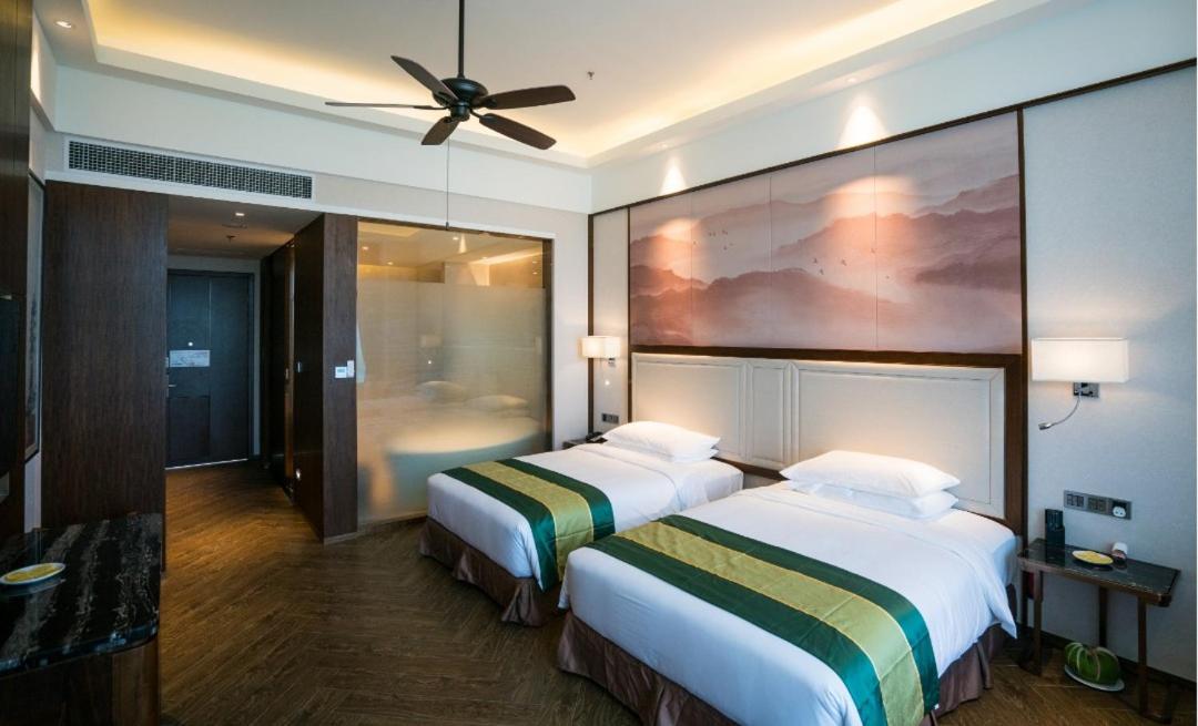 Deluxe, Twin Beds