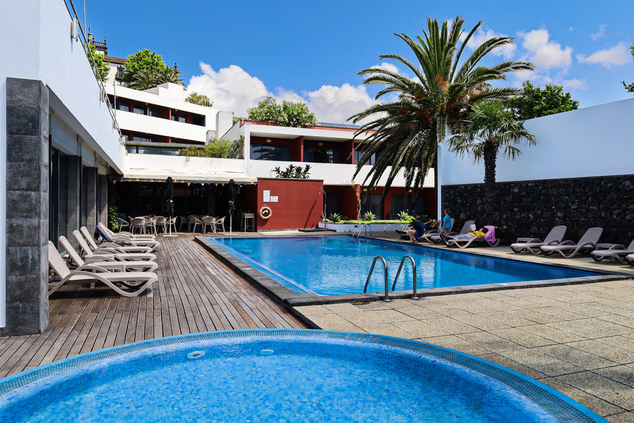 Antillia Hotel 121/127