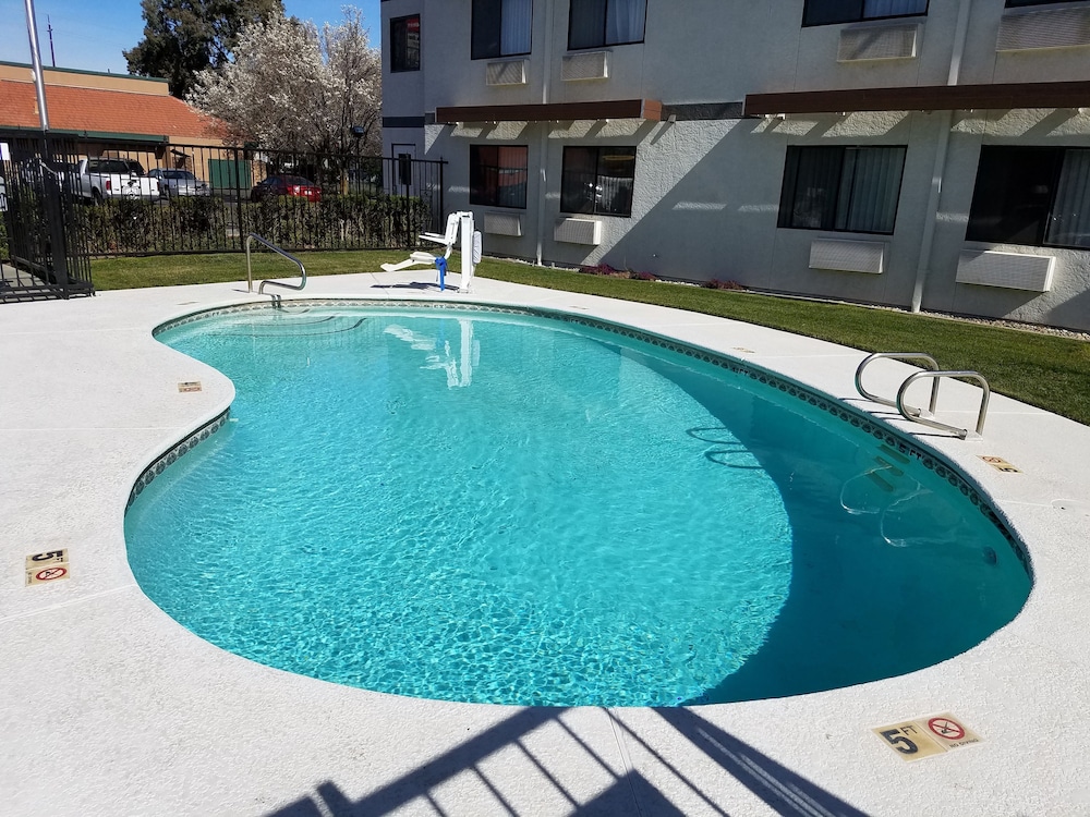 Days Inn by Wyndham Woodland 5/54