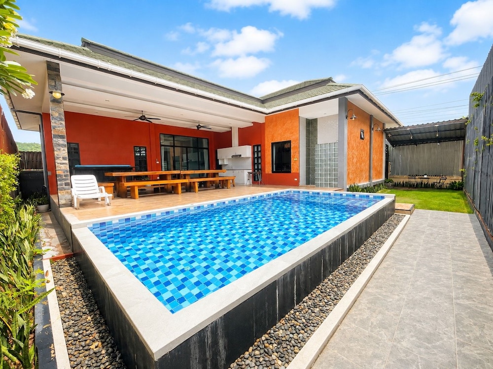 Baan Noppadol Hua Hin Loft Resort 9/68