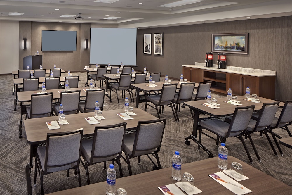 Hyatt Place Warwick/Providence Airport 50/58