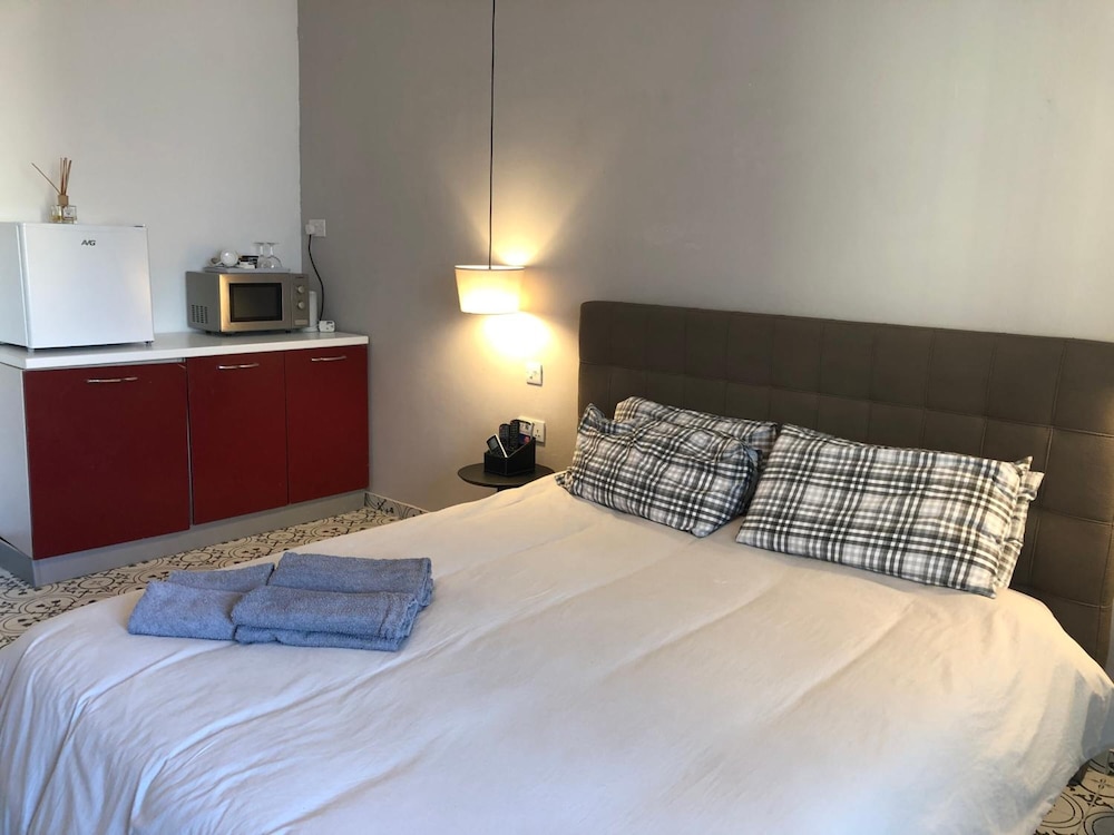 Lee's House Bed & Breakfast Sliema 16/50