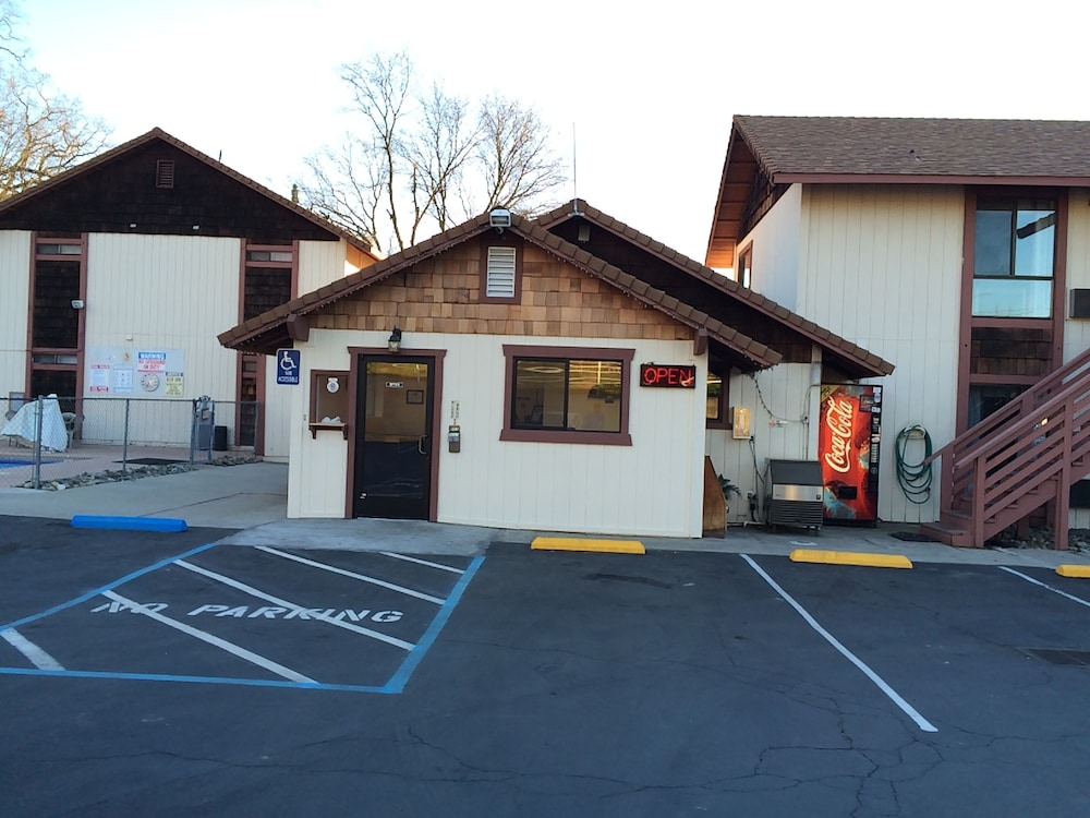 Jamestown Railtown Motel 27/31