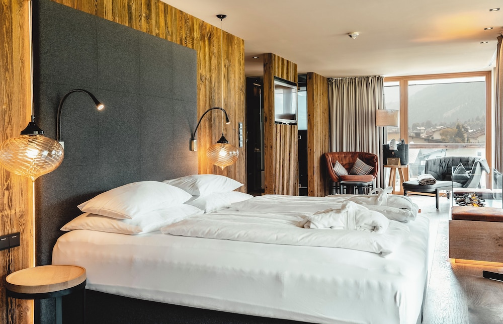 Panoramic, Suite, King Bed, Mountain View, Terrace