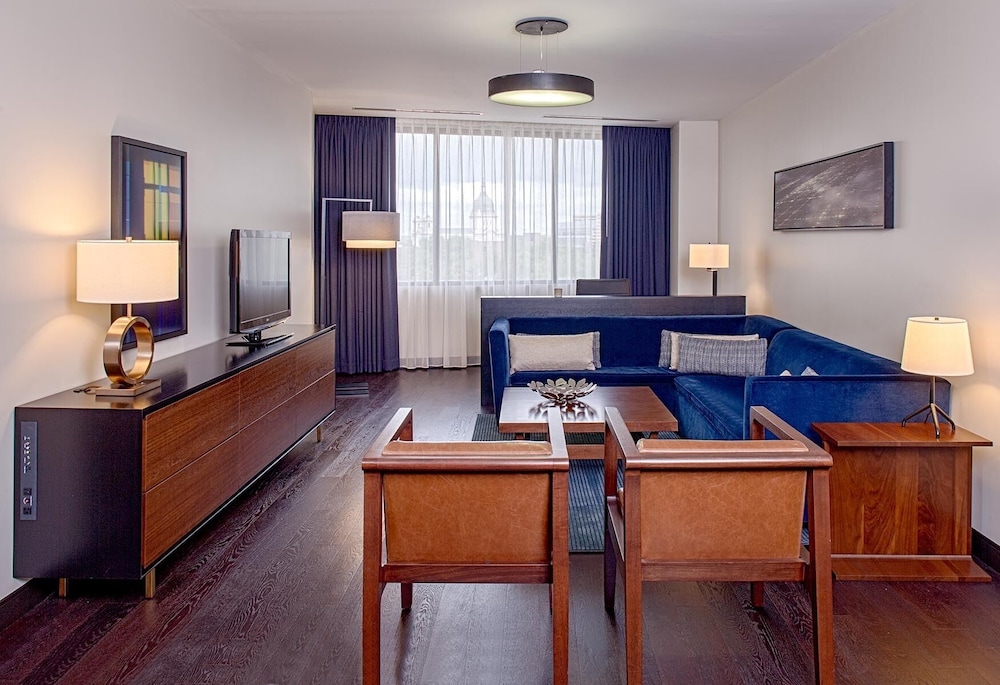 Hyatt Regency 26/59