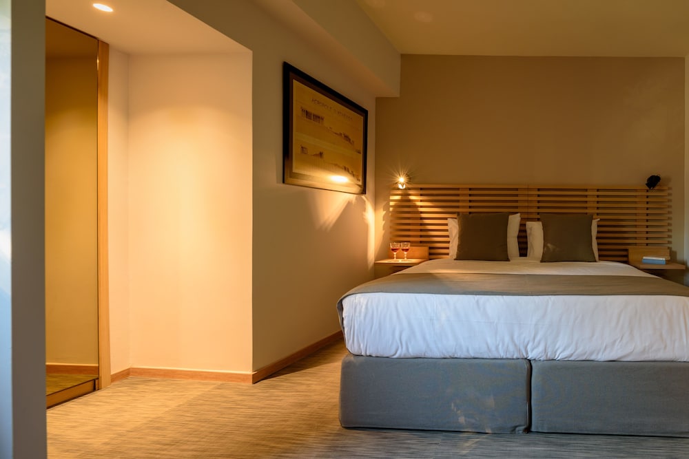Fos Downtown Suites 10/50