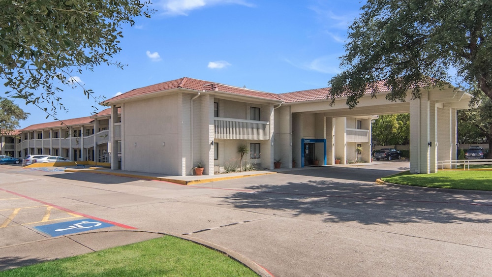 Motel6 Addison, TX - Dallas 47/56