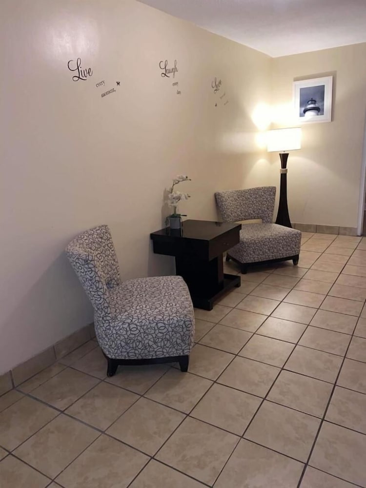 Apm Inn & Suites 41/54
