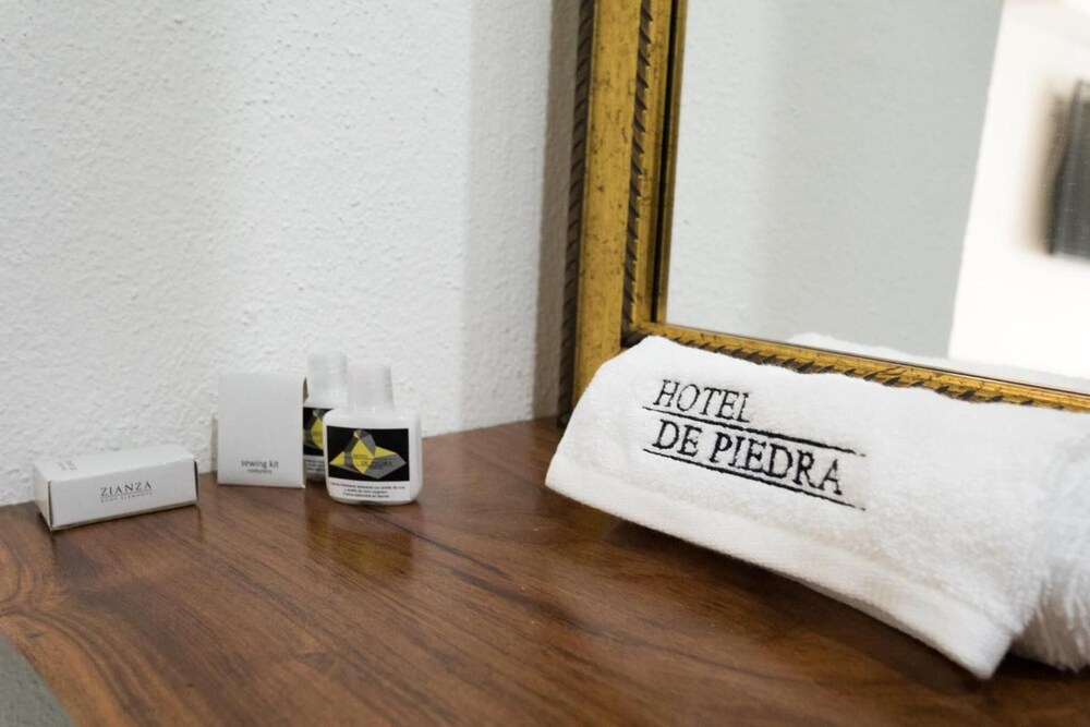Hotel de Piedra 32/70