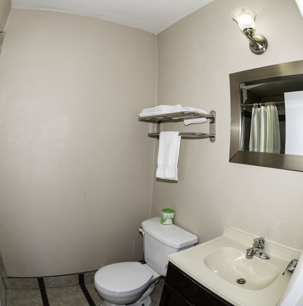 Budget Inn 36/38