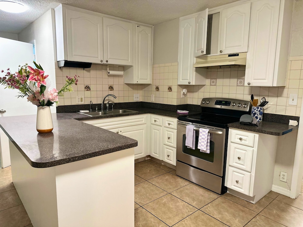 Stayable Suites Lakeland 18/66