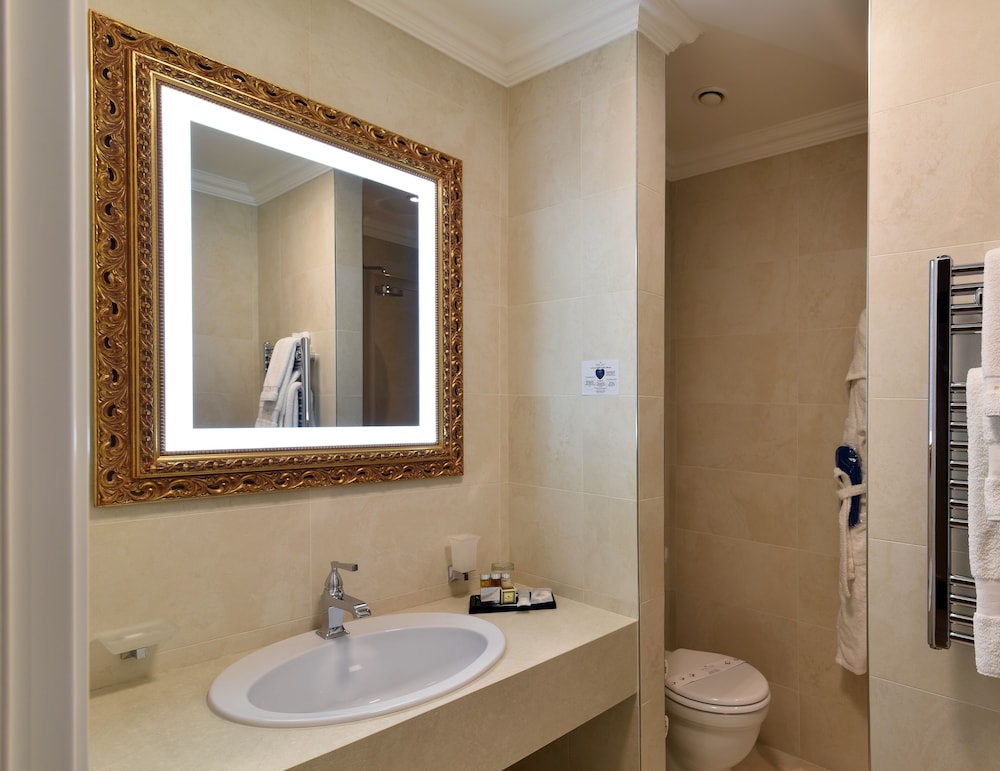 GRAND HOTEL YEREVAN 16/65