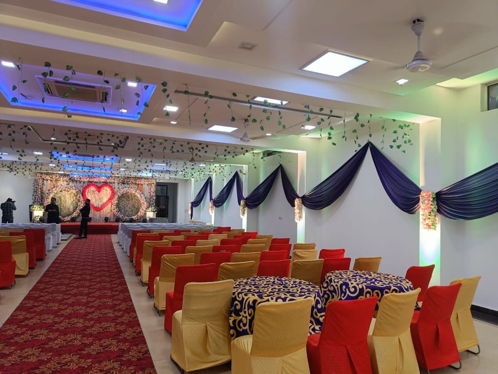 Hotel Madhushrie 48/50
