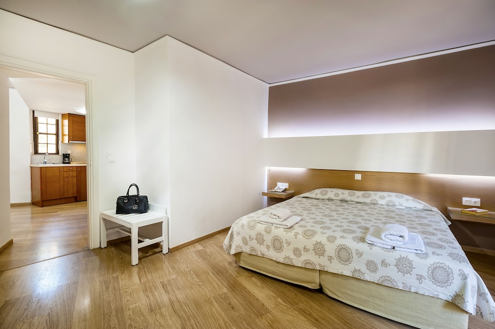 Elina Hotel Apartments 21/79