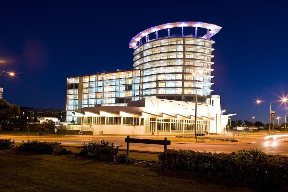 Kirra Surf Apartments 4/75