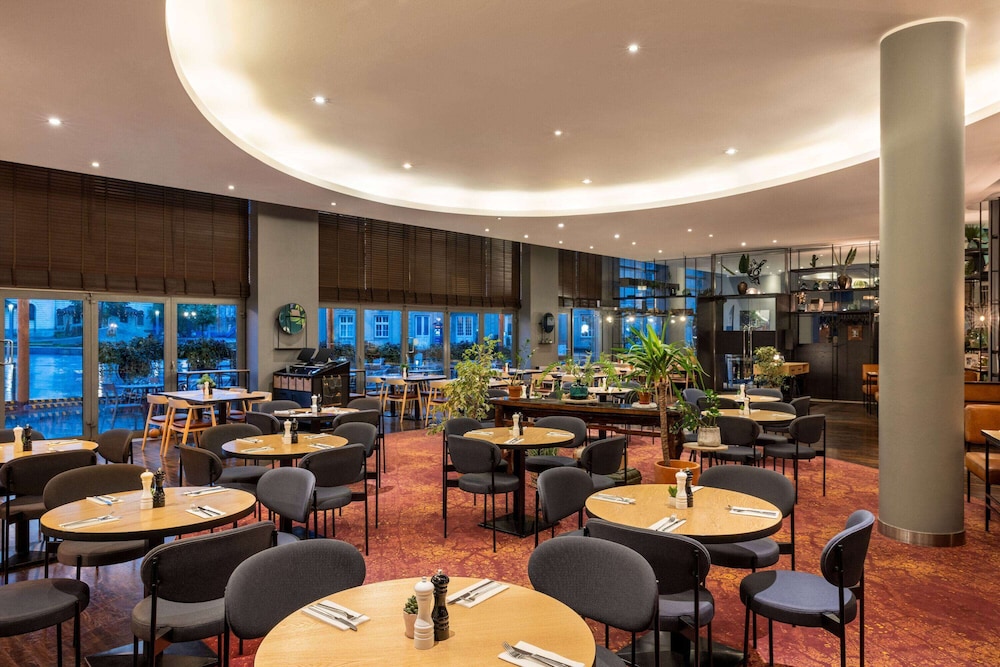 restaurant cafeteria