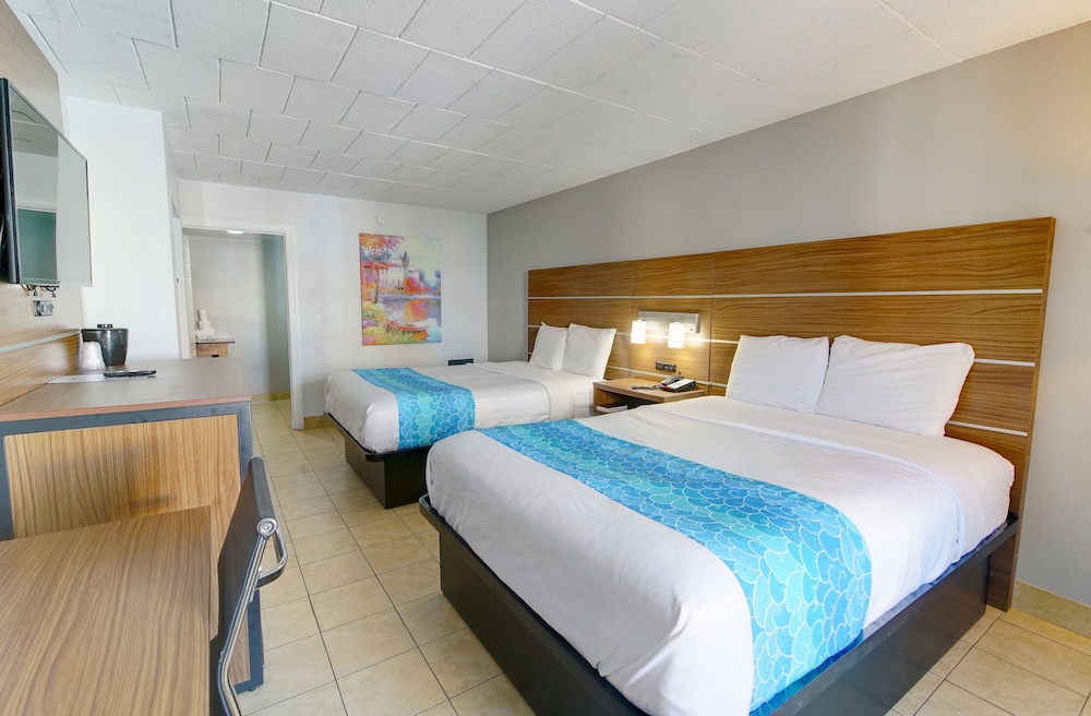 Deluxe, Studio, 2 Queen Beds, Oceans 2700 2/9