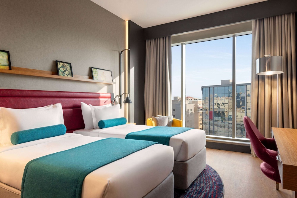 ROOM, TWIN BEDS, SMOKING