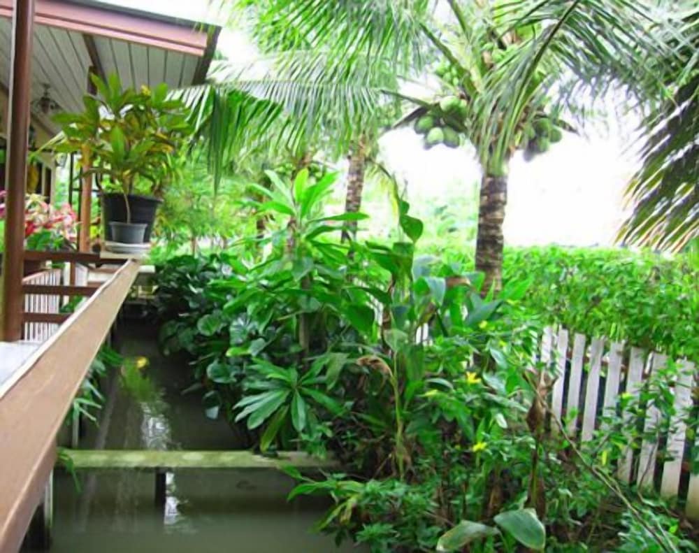 Warakorn Baansuan - Amphawa 41/50