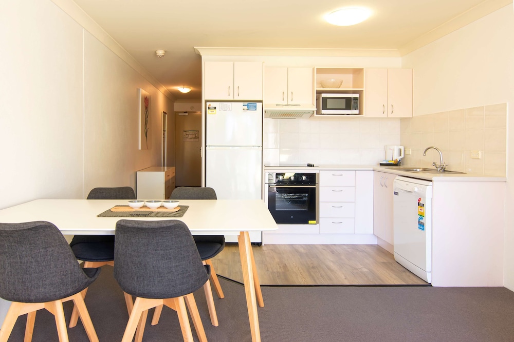 Horizons Lake Jindabyne 63/80