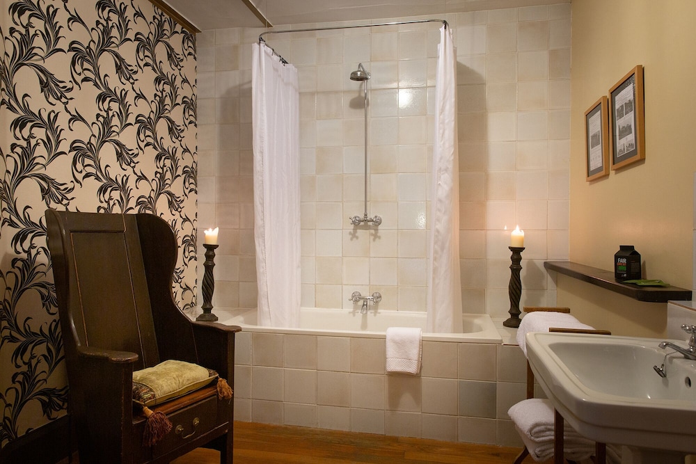 Augill Castle Hotel 46/47