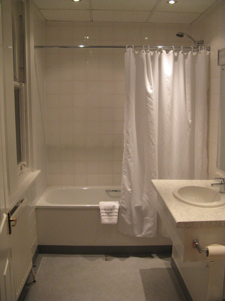 Discovery Inn 27/60