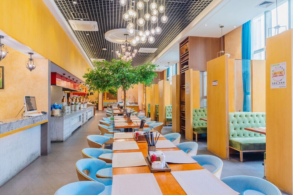 Gladden Hotel Jiangmen 44/61