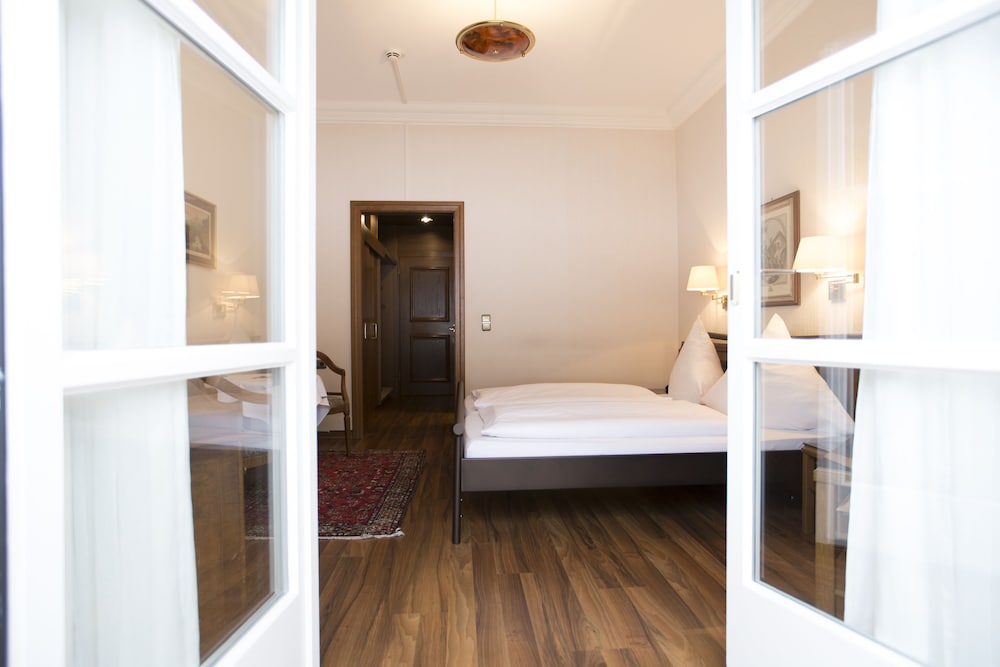 HOTEL MULLER 18/34