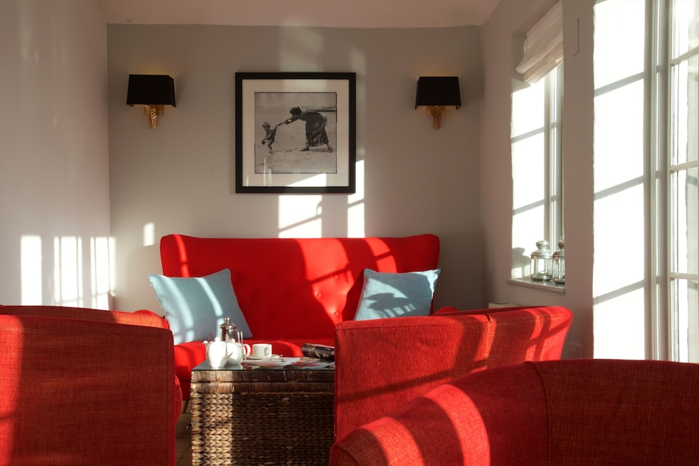 The Lugger Hotel 40/70