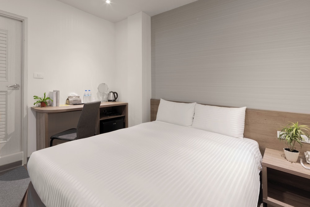 Standard, Double Bed, No Window