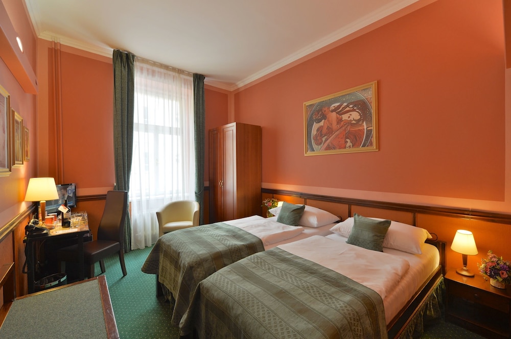 CLASSIC, DOUBLE OR TWIN BED