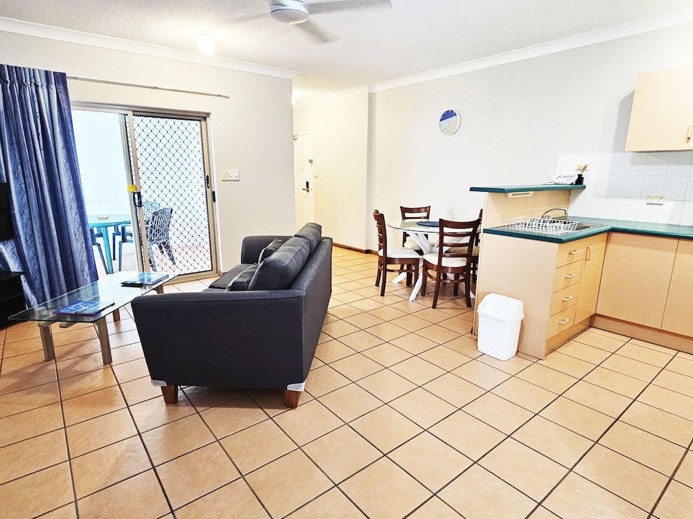 Royal Palm Villas Cairns 20/29