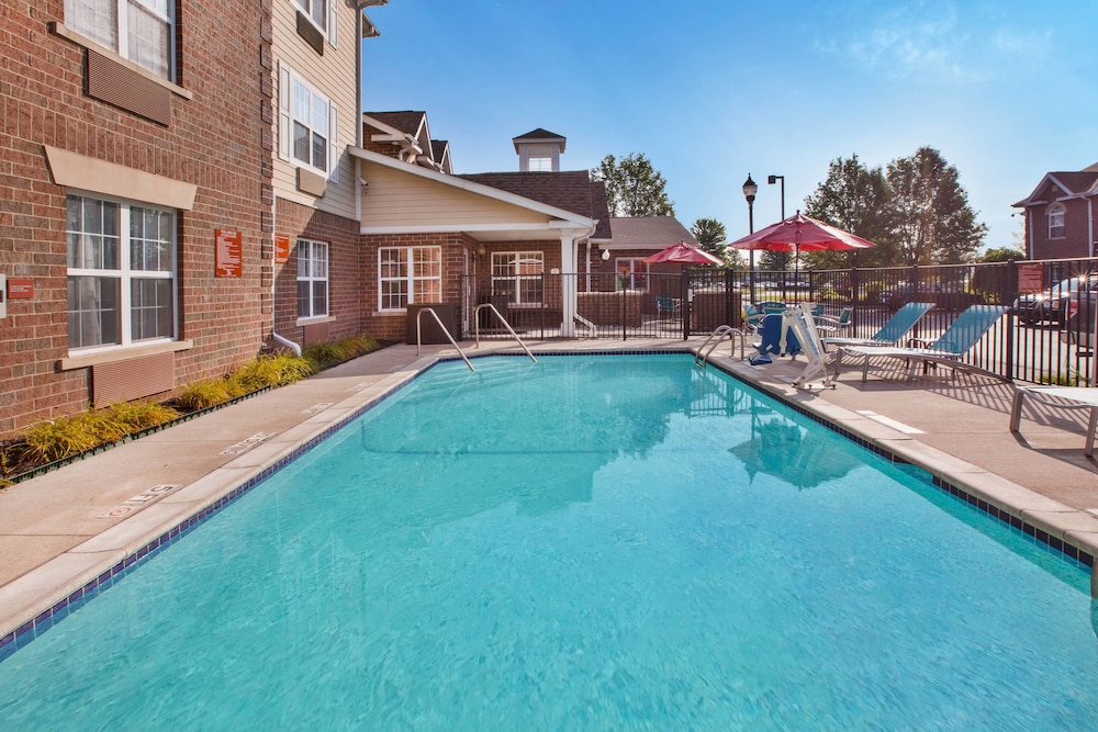 Towneplace Suites By Marriott Detroit Dearborn 26/33