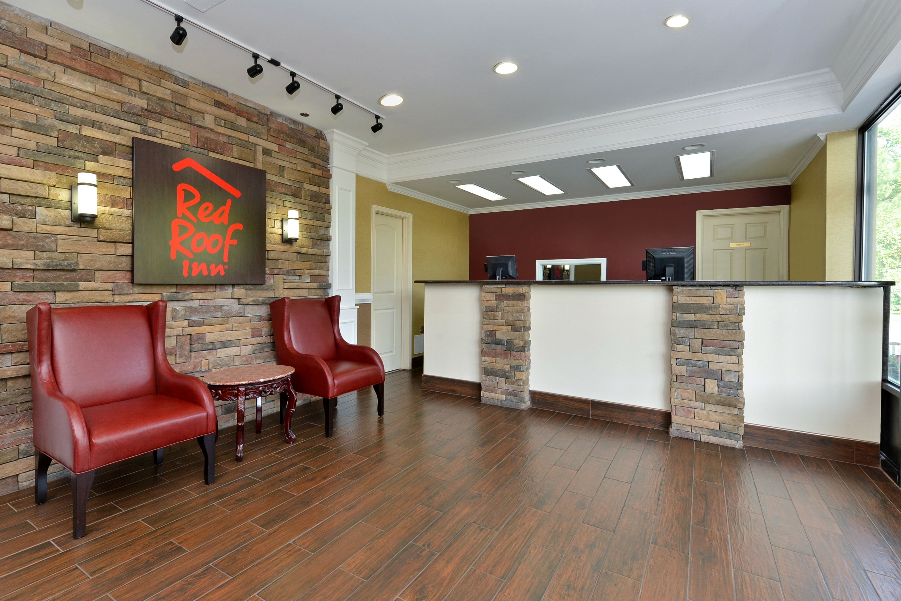 Red Roof Inn Dalton 6/26
