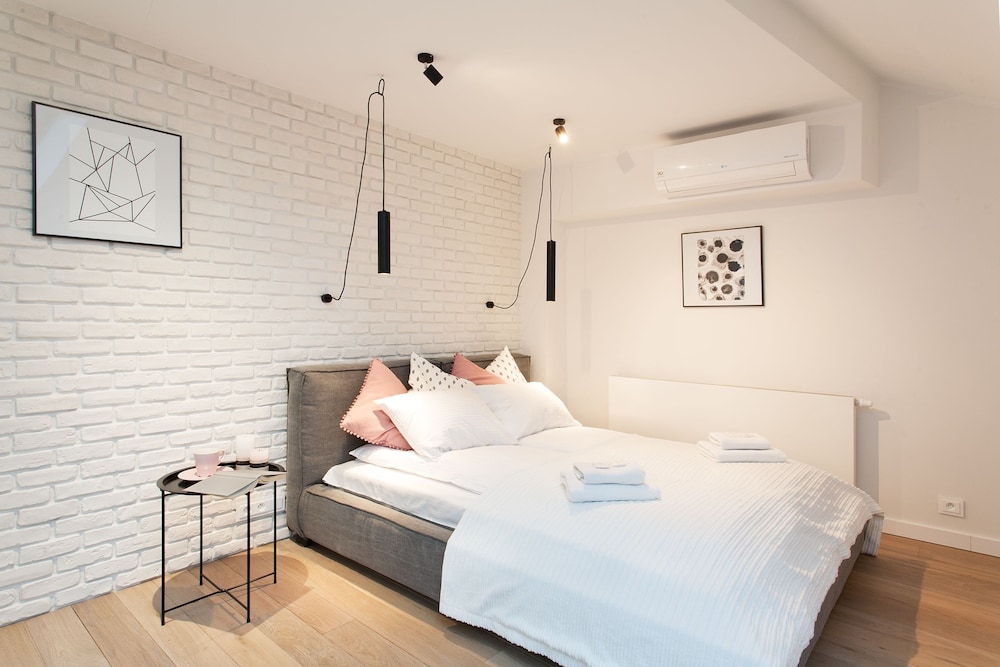 2 BEDROOMS, LUXURY, PENTHOUSE, 2 BATHROOMS