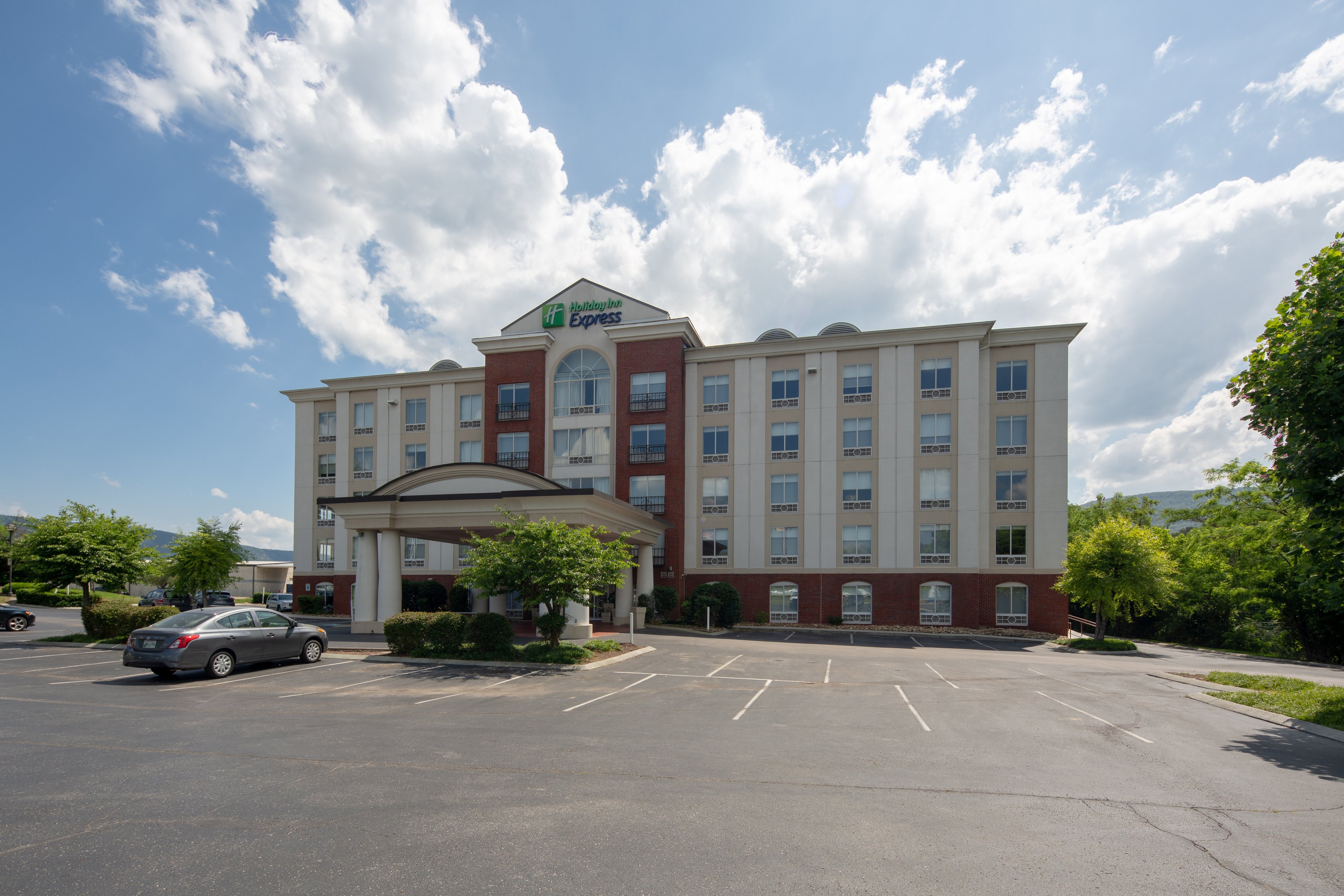 Holiday Inn Express Hotel And Suites Chattanooga At Lookout Mtn Tn 45/47