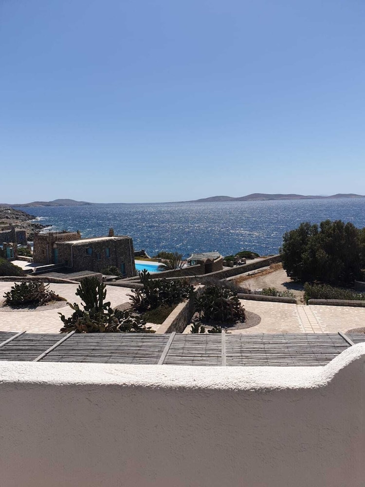 Sofia's Bungalows Mykonos 76/82