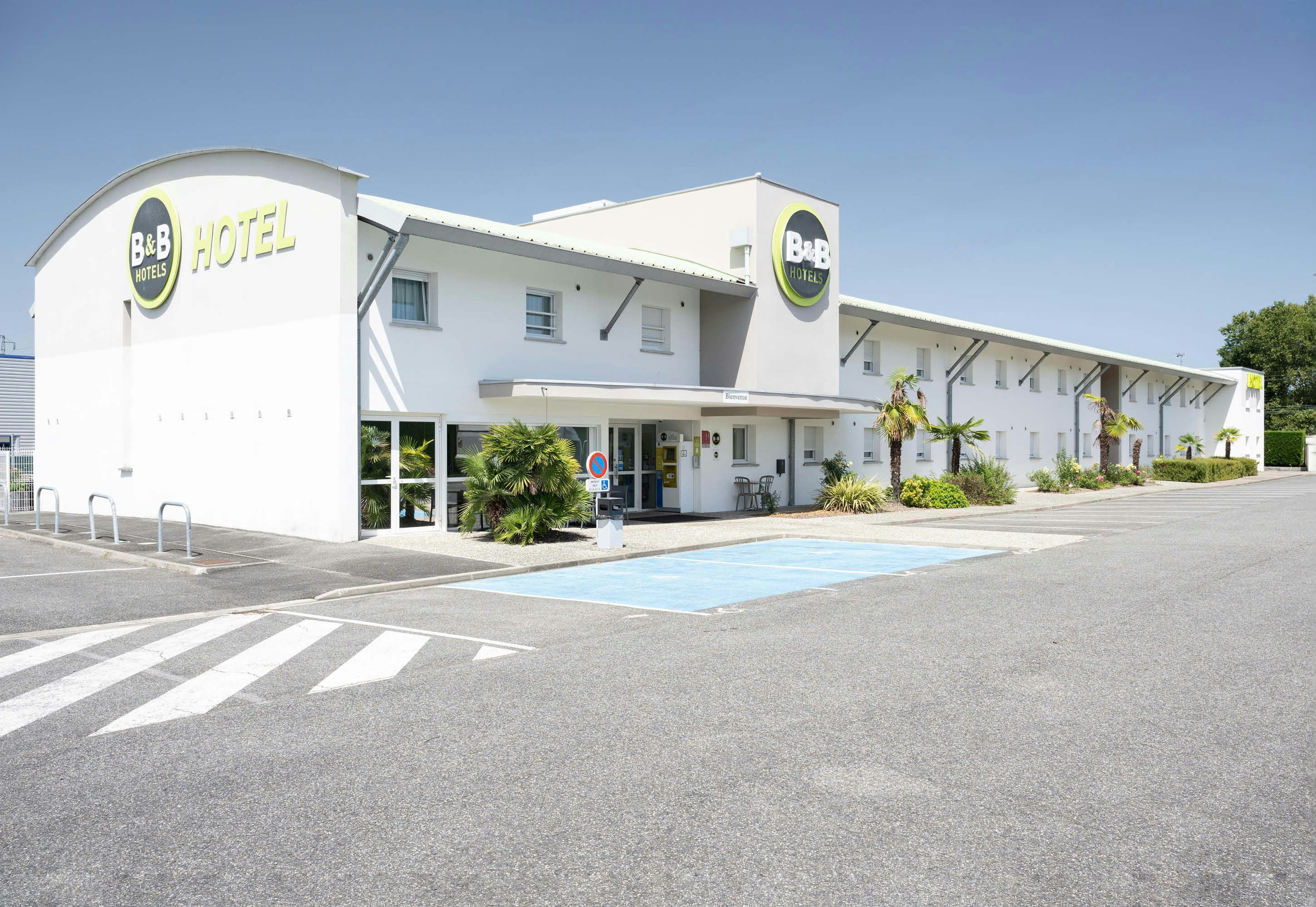 B&B HOTEL Pau Lescar 25/27