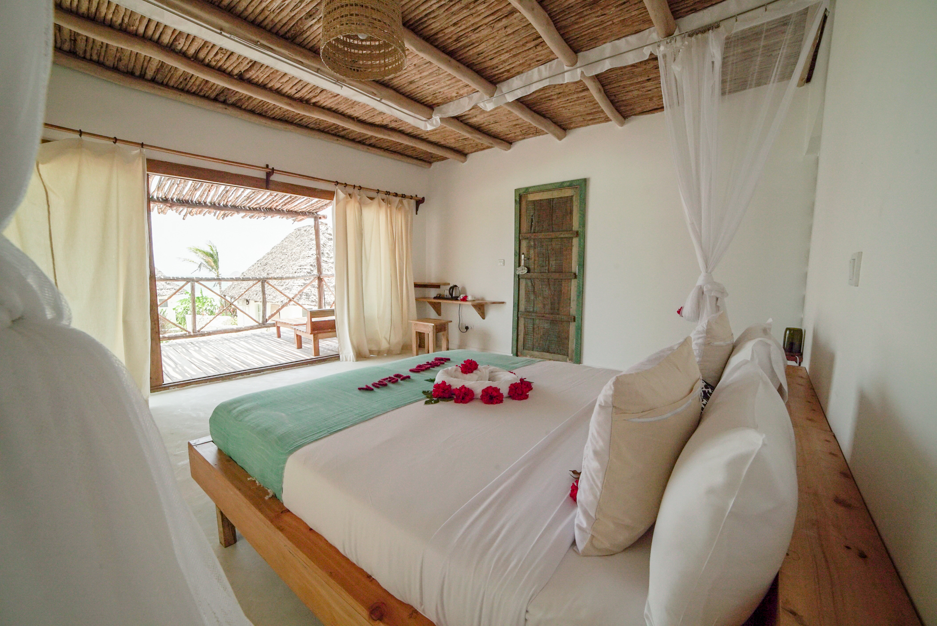 Zanbluu Beach Hotel 8/40