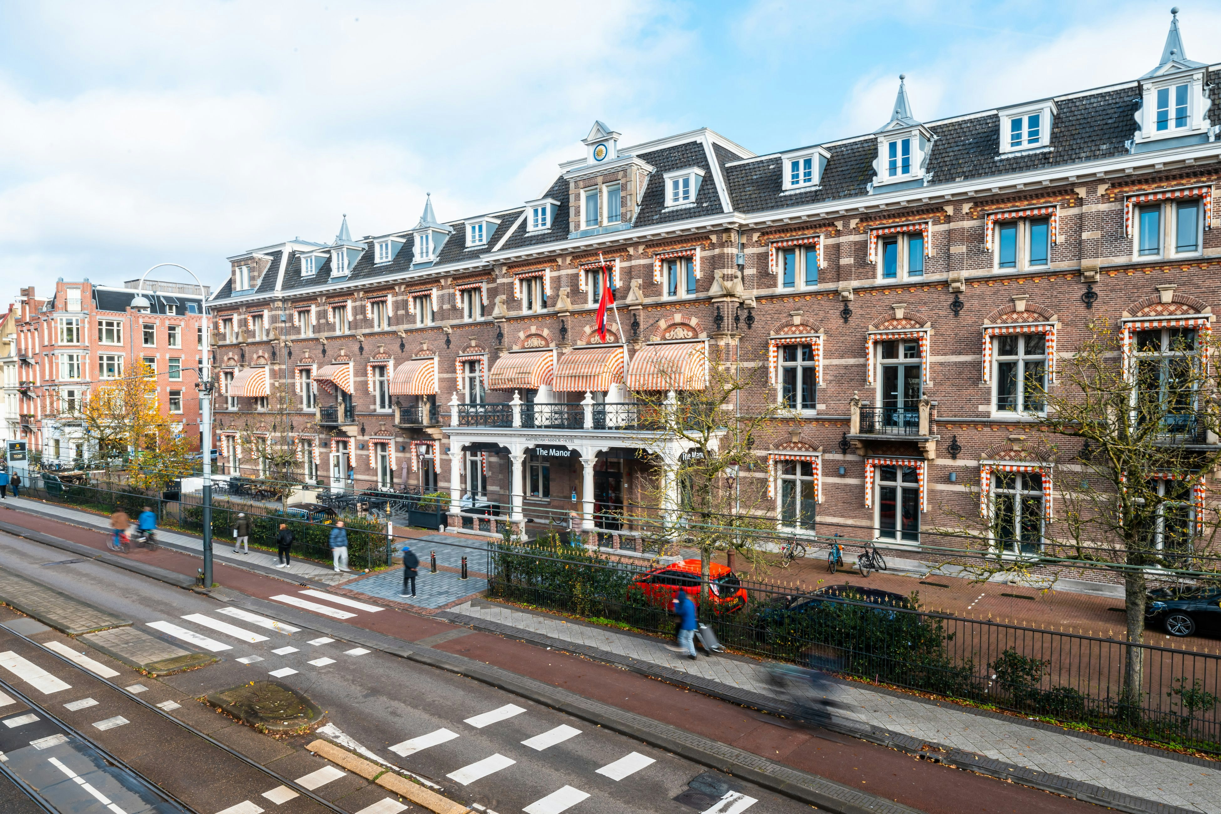 The Manor Amsterdam 56/57