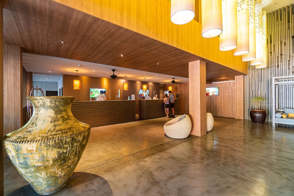 Radisson Resort and Suites Phuket 8/72