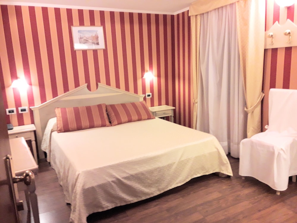 Tintoretto Hotel 39/79