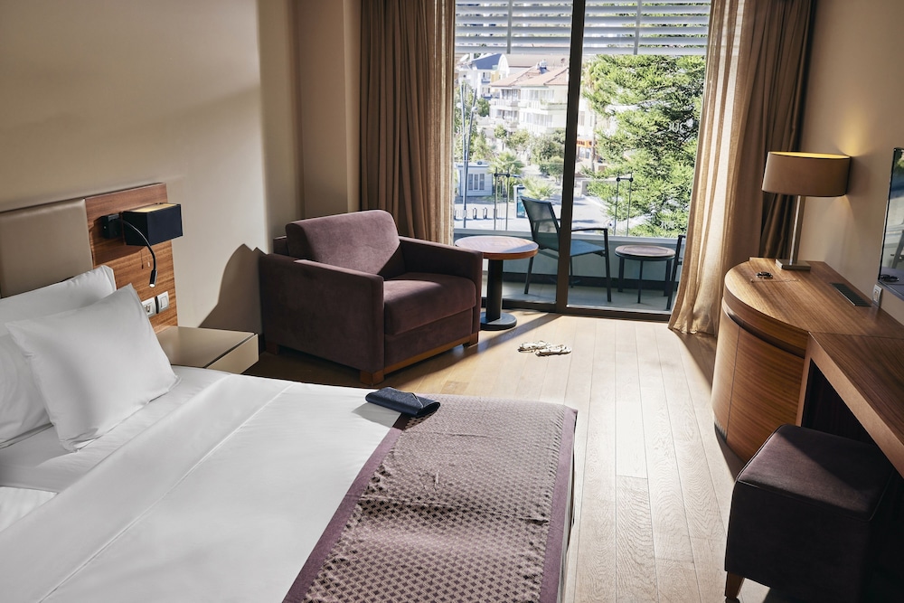 TUI BLUE Grand Azur 7/50