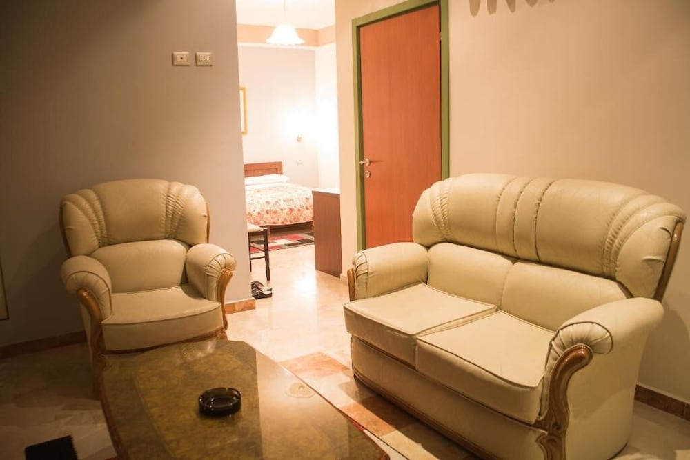 Grand Hotel Elbasan 18/26